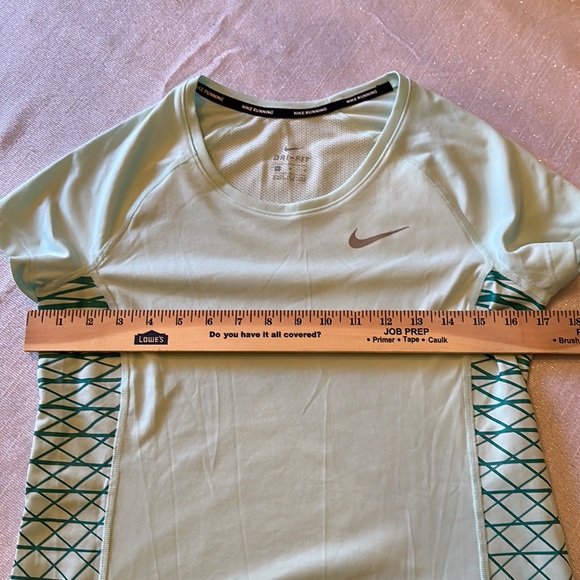 Nike Dri Fit Womans Short Sleeve Top mint green color Size M - Picture 9 of 9